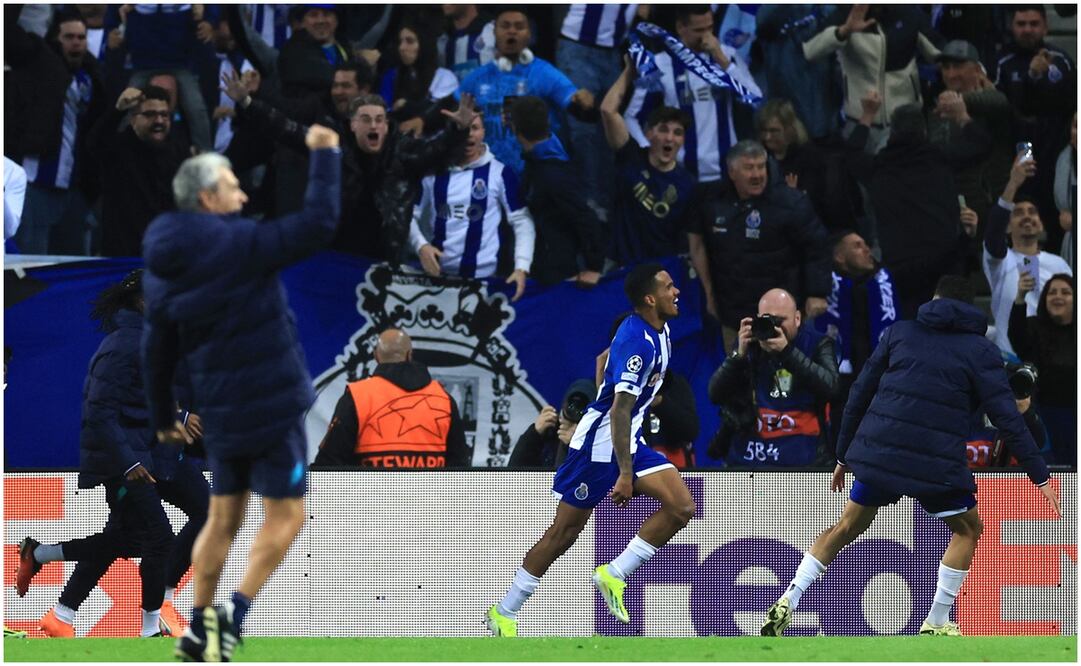 Galeno y jugadores del Porto festejando ante Arsenal / FOTO: AFP