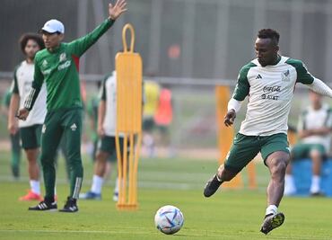 "Julián Quiñones tiene que pelear su lugar; ahora que demuestre acá", aseguró Jesús Angulo