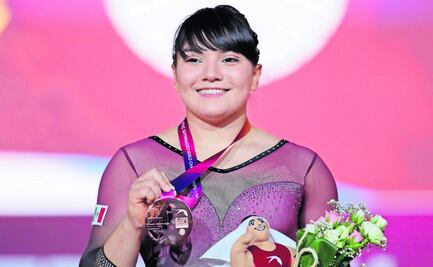 Alexa Moreno protagoniza la portada de una prestigiosa revista de moda