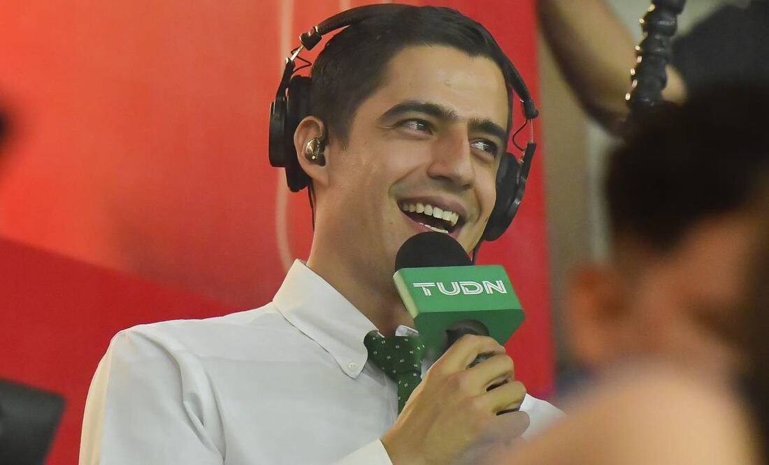 El narrador en complicidad con Rodrigo Celorio no dejaron pasar la oportunidad para subirse a la tendencia. Foto: Imago7.