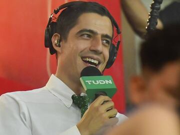 Andrés Vaca se burla de youtuber en plena transmisión del Pumas vs América