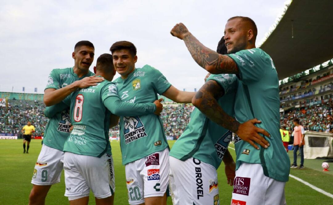 El Diente López festeja luego de su golazo ante los Diablos Rojos. Foto: Imago7