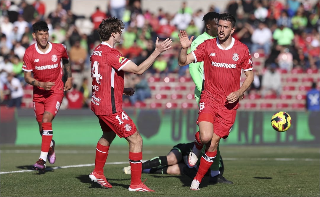 Paulinho celebra uno de sus tres goles en la paliza del Toluca sobre el Juárez. FOTO: Imago7