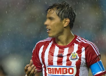 ¡Chivas le da la espalda a Omar Bravo! El club rojiblanco borra todo rastro de su exgoleador