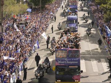 Los Dodgers hicieron vibrar a la ciudad de Los Ángeles con su desfile y evento en su estadio