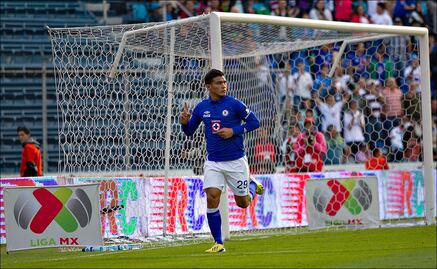 Exfutbolista de Cruz Azul fue sancionado por manosear a una mujer durante un partido