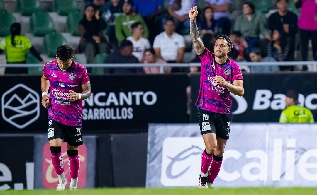 Mazatlán FC no desaprovechó ventaja numérica y venció al Atlas para para aproximarse peligrosamente a la zona de Play-In / FOTO: Imago7