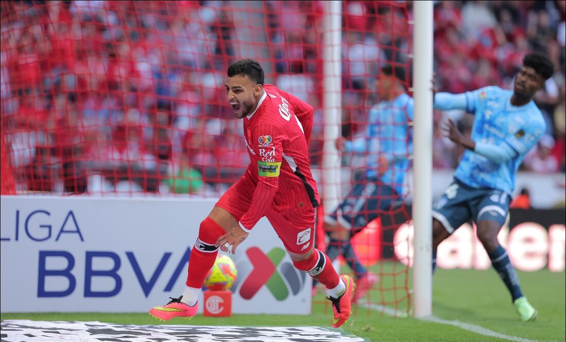Alexis Vega celebra su anotación en el partido entre Toluca y Pachuca en el Nemesio Diez. FOTO: Imago7