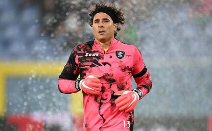 Guillermo Ochoa regresó a la titularidad con Salernitana en el duelo ante el Génova de Johan Vásquez