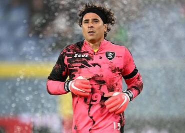 Guillermo Ochoa vuelve a aparecer en el 11 ideal de la Serie A