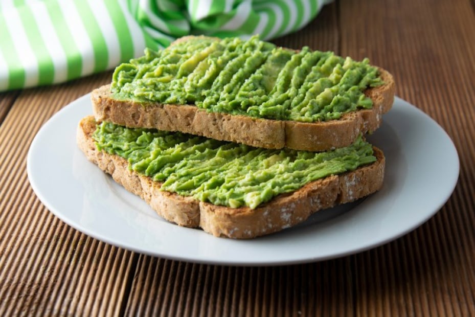 ¿Por qué los chefs le han declarado la guerra al aguacate?