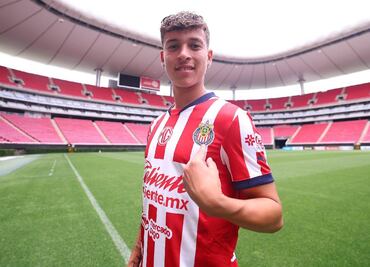 Chivas hizo oficial la contratación de Fidel Barajas para el Apertura 2024