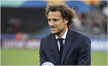 Uruguay quiere que Diego Forlán se convierta en su director técnico tras fracaso en el Mundial 2026