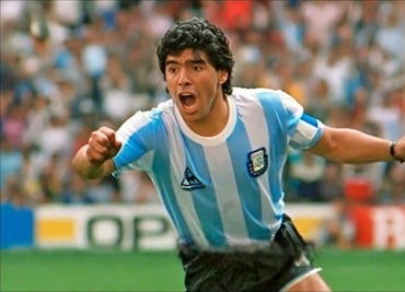 Subastarán un mechón de cabello de Diego Armando Maradona en París