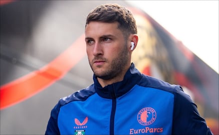 El director general del Feyenoord no descarta la salida de Santiago Giménez el próximo verano