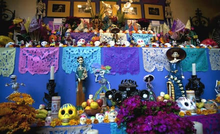 10 elementos que NO pueden faltar en el altar de Día de Muertos