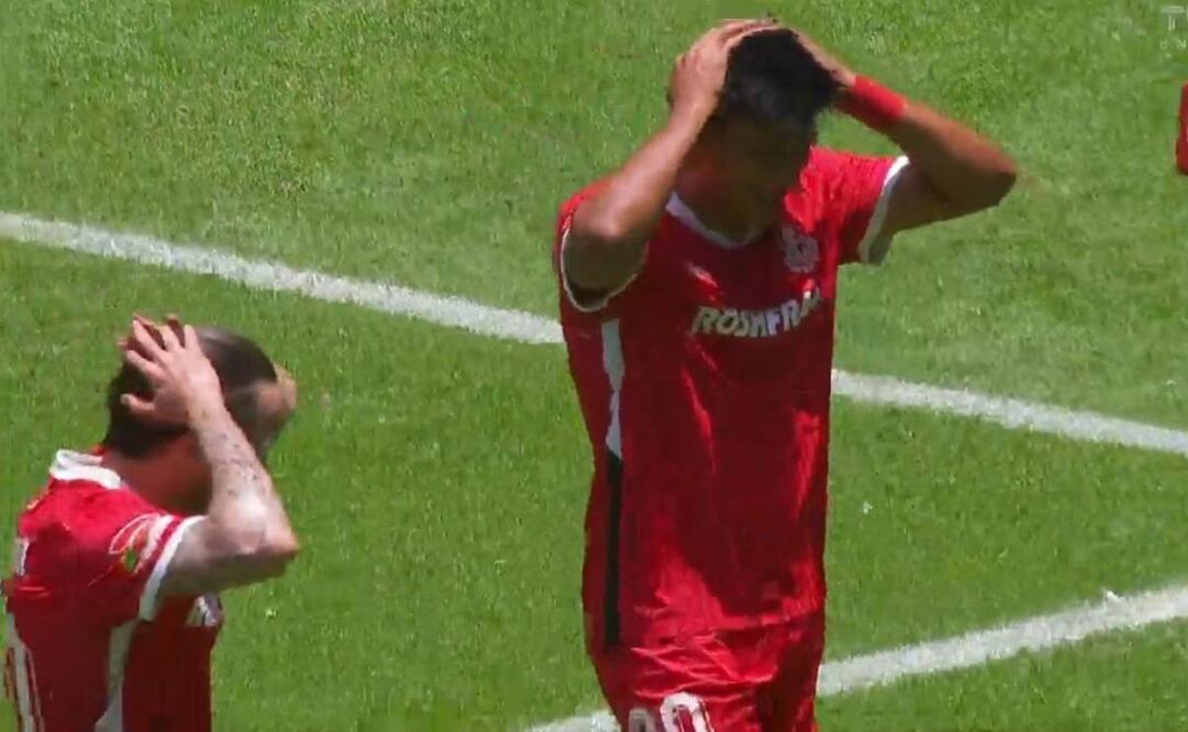 El festejo entre Gallardo y Canelo fue peculiar. Foto: Especial.