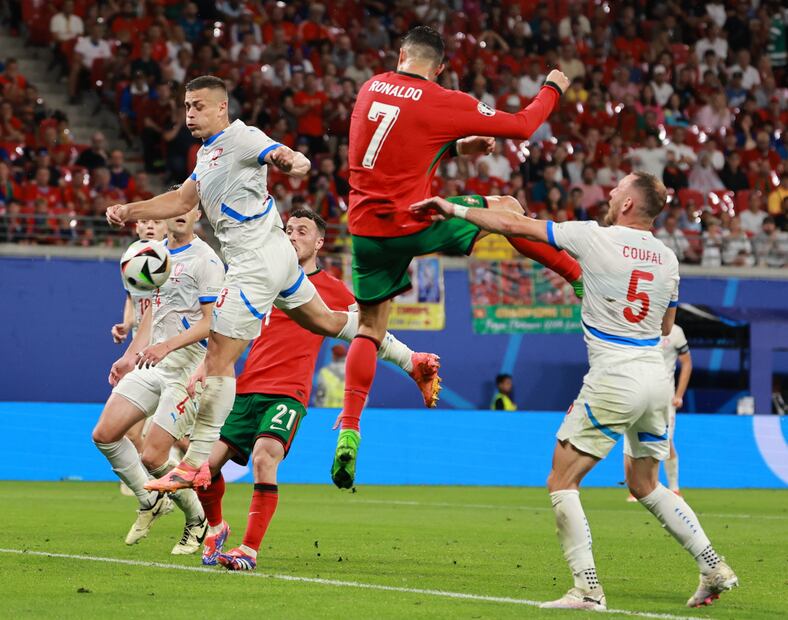 Portugal viene de atrás y le arrebata la victoria a la República Checa - Foto: EFE