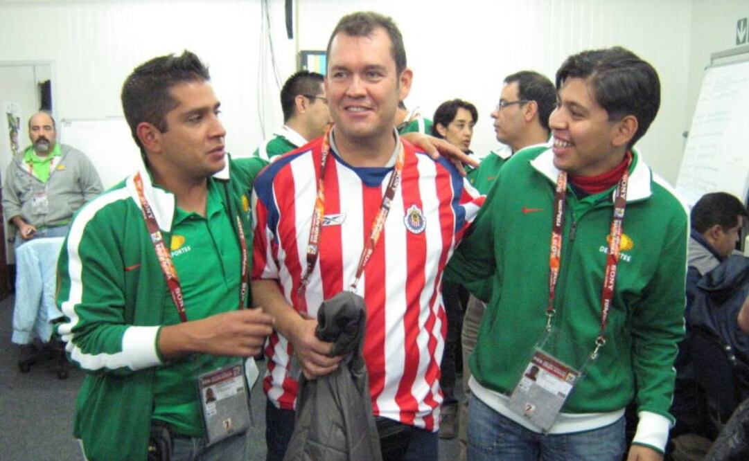 Javier Sahagún será recordado por sus reportajes de color e Televisa y su amor por las Chivas. Foto: Especial