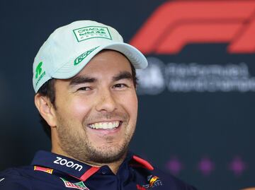 Checo Pérez tiene las puertas abiertas en Cadillac; Mario Andretti confirma que sí "es una opción"