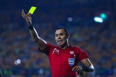 América vs Cruz Azul: Las polémicas del "Gato" Ortiz ante la Máquina