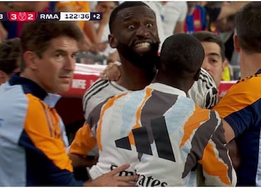 Antonio Rüdiger enloquece contra el árbitro en la final vs Barcelona ¡Le lanzó un objeto!