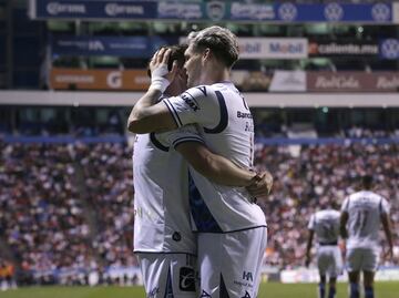 Puebla rompe su mala racha y vence a Chivas en el Estadio Cuauhtémoc