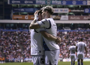 Puebla rompe su mala racha y vence a Chivas en el Estadio Cuauhtémoc