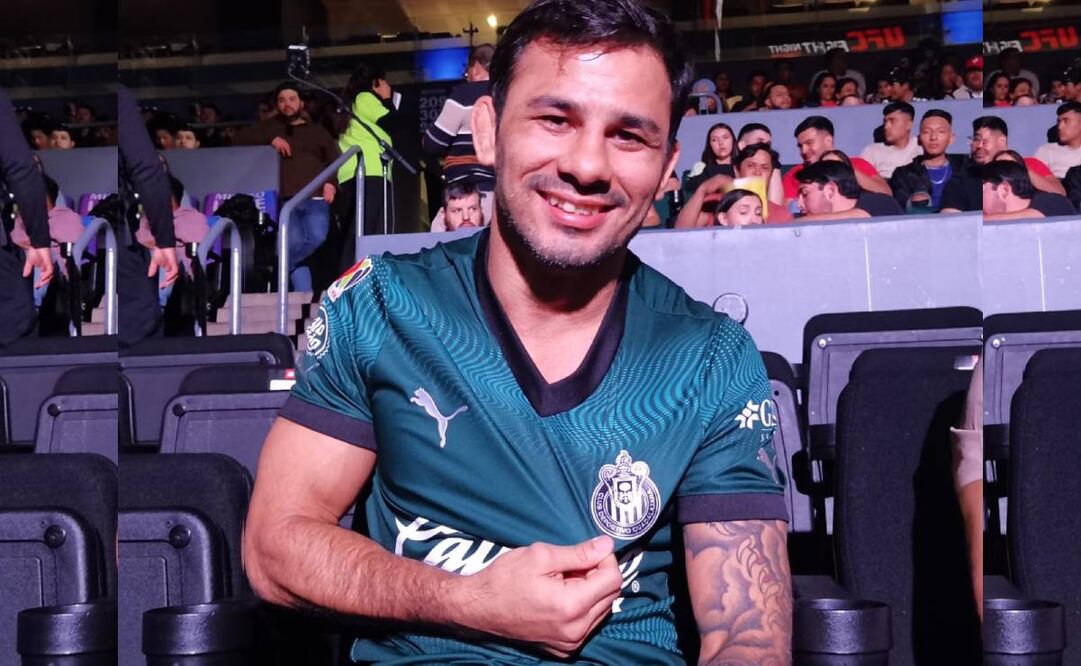 Alexandre Pantoja, pelador de la UFC, presumió el escudo de las Chivas. Leobardo Vázquez