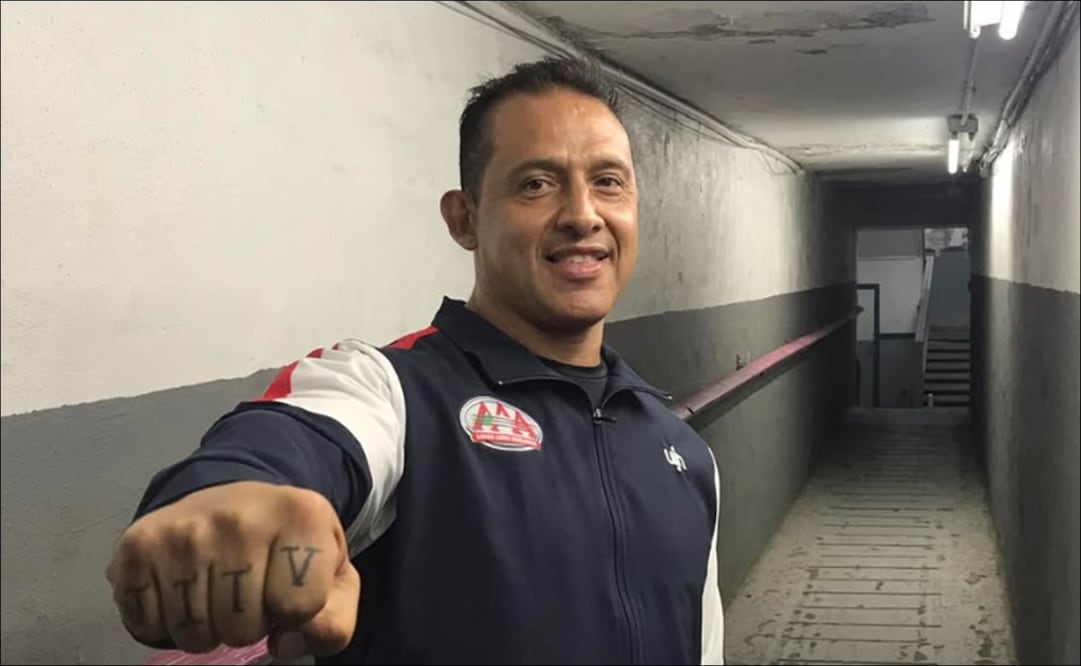 Luchador Toscano sufrió un grave accidente automovilístico. FOTO: @tarzantosscano