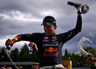 Checo Pérez se quedó con el segundo lugar en el GP de Japón; Verstappen, imparable