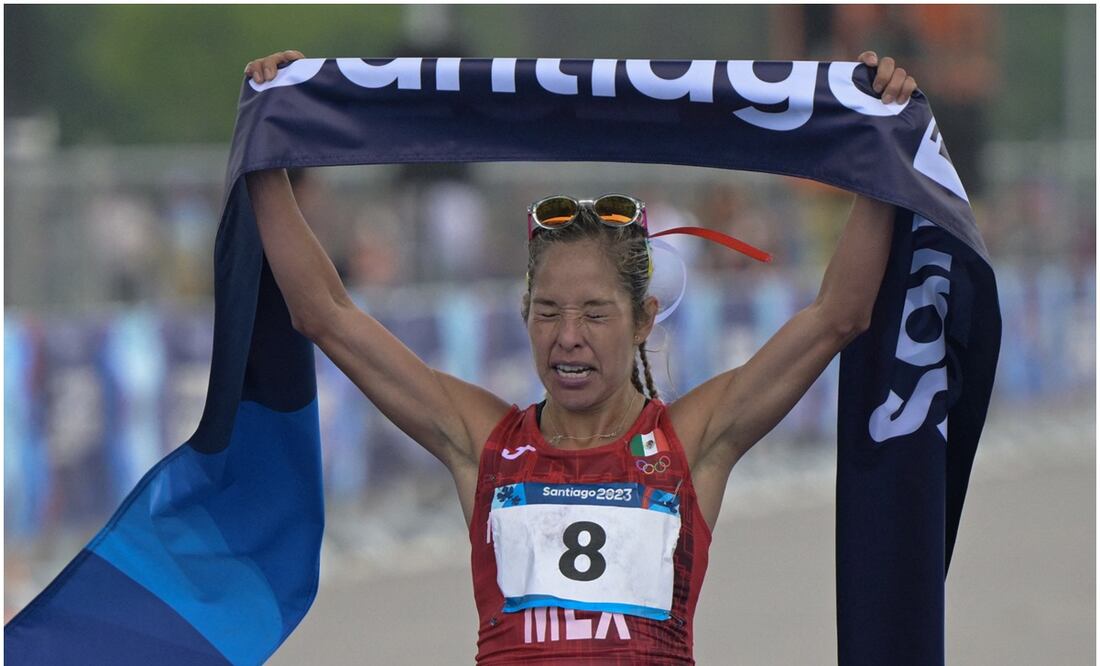 Citlali Cristian Moscote tras ganar el Maratón de Santiago 2023 / AFP