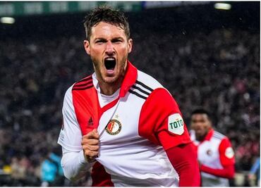 ¿Santi Giménez prepara las maletas? Feyenoord dispuesto a escuchar ofertas irrechazables por él