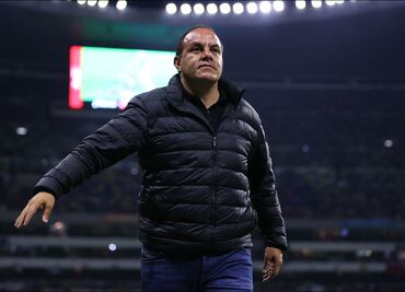 Cachan a Cuauhtémoc Blanco jugando pádel durante sesión de diputados: "Hasta acá se escuchan los raquetazos"