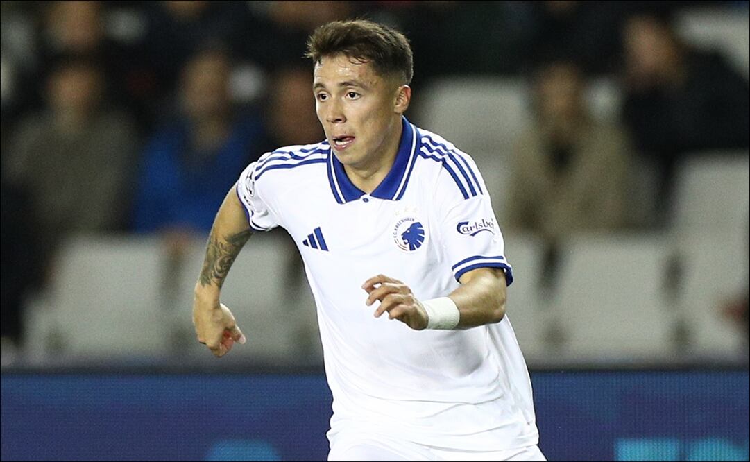 Rodrigo Huescas controla el balón durante un juego de Champions League con el FC Copenhage. FOTO: AP