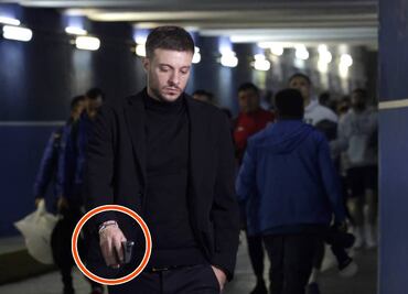 Martín Anselmi se quiere llevar hasta los celulares que les dio Cruz Azul ¡Se niegan a entregarlos!