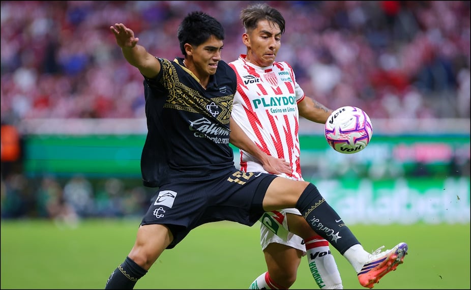 Chivas y Necaxa empatan sin goles en el estadio Akron / FOTO: Imago7