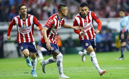 ¡No los necesitan! A Chivas le va mejor sin Alexis Vega y Chicote Calderón