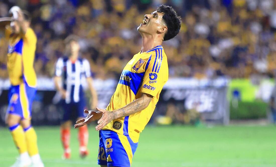 Uriel Antuna recibió infinidad de críticas de la afición de Tigres por el mal partido que dio contra Cruz Azul. Foto: Imago7