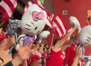 Pumas recibe troleo de parte de los aficionados del Toluca en el Nemesio Diez
