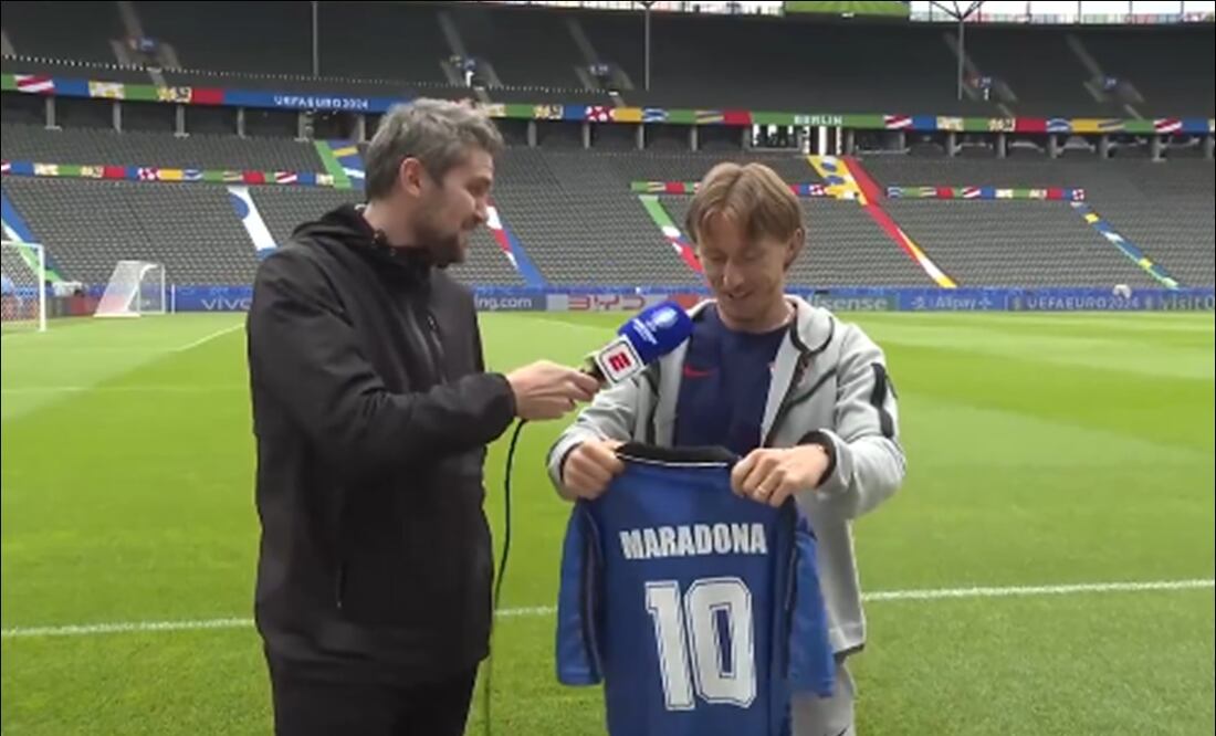 La camiseta de Maradona que recibió Luka Modric / Foto: Especiales