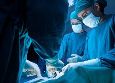 Mujer muere tras cirugía estética; tenía 30 perforaciones en sus órganos