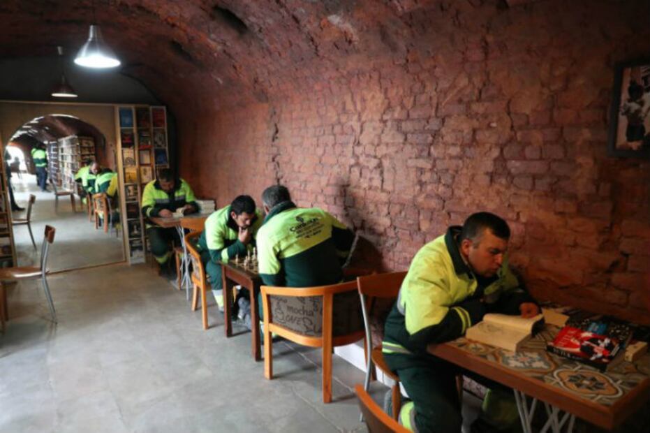 La primera biblioteca que nació ¡de la basura!