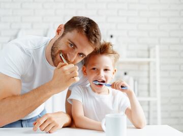 ¡Error! No deberías enjuagar tu boca después de cepillarte los dientes