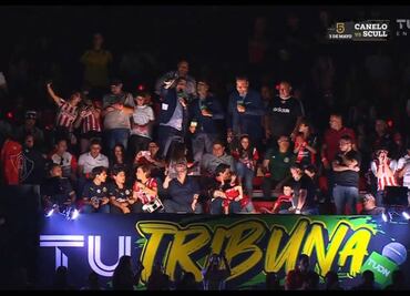 Revelan prueba que desenmascara nuevo 'engaño' de TUDN en transmisión desde tribuna del Jalisco