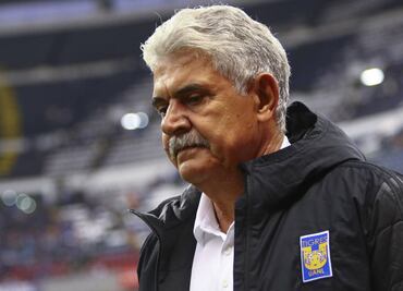 La vez que el Tuca Ferretti mandó despedir a un fotógrafo por haberlo evidenciado