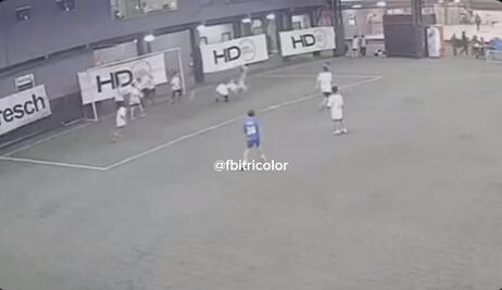 VIDEO: Luis Suárez hizo un golazo de chilena en el cumpleaños de su hijo y festejó con los otros niños