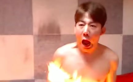 Influencer prende fuego a su parte íntima tras perder un reto