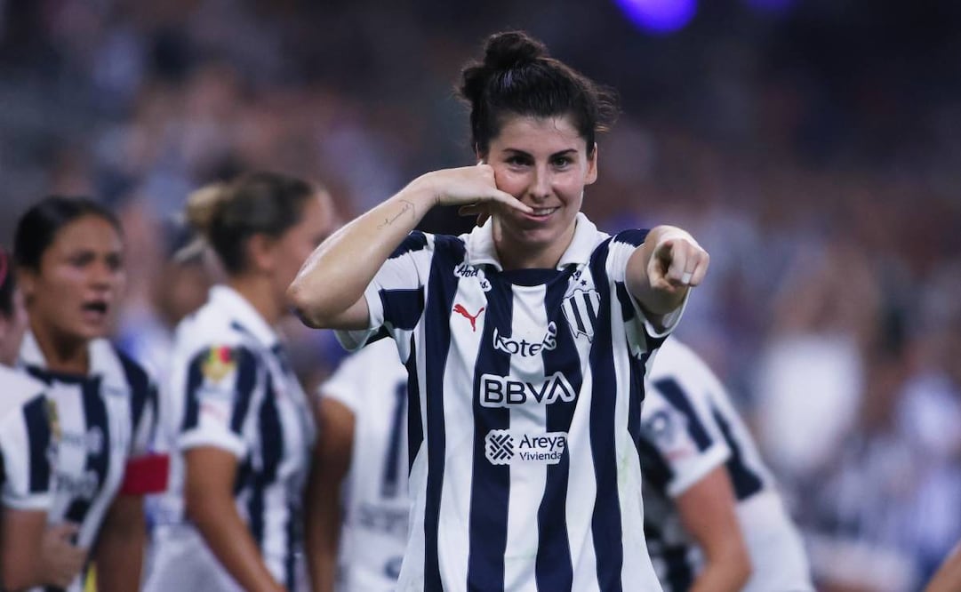 Lucía García falló en la primera parte del encuentro, pero en la segunda parte metió el gol que mantiene con vida a Rayadas. Foto: Imago7.