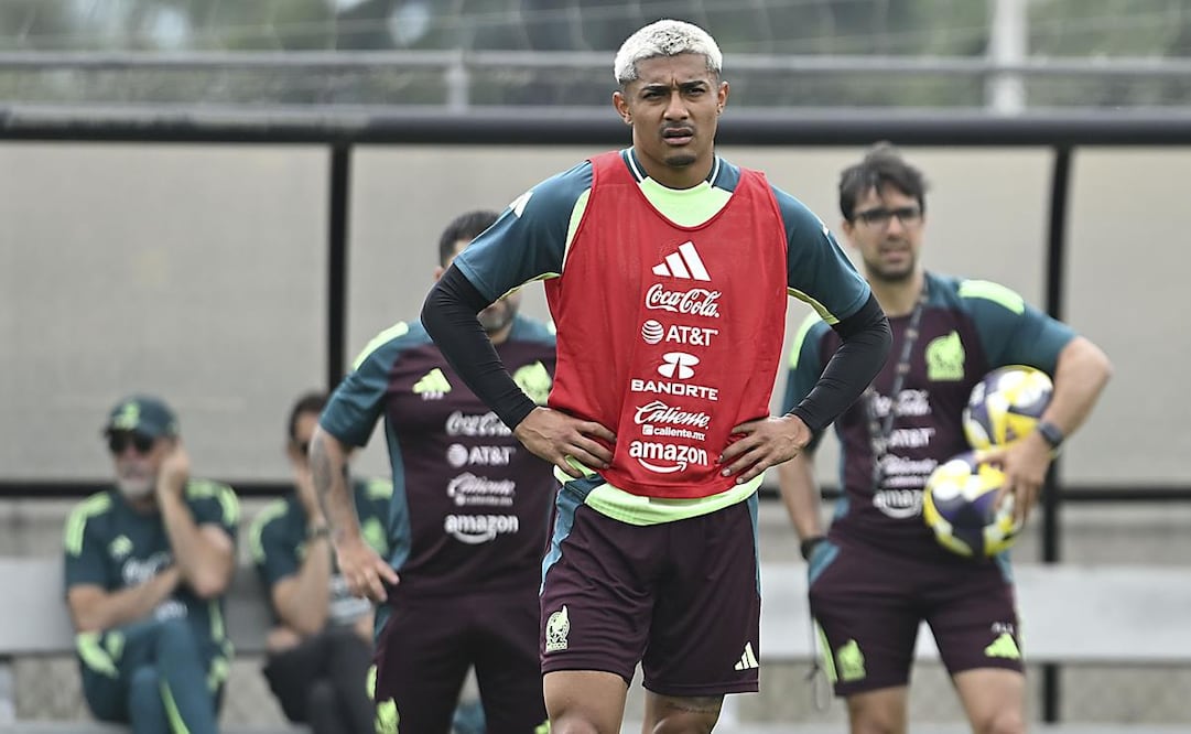 Julián Araujo trabaja en el CAR con miras al Mundial 2026 / Foto: Imago7